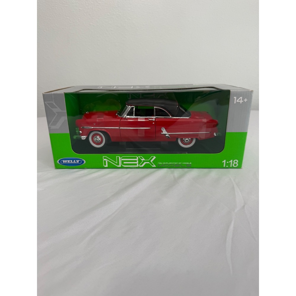 Welly NEX 1:18 1953 Ford Crestline Sunliner Red Diecast Model Car 12525W New